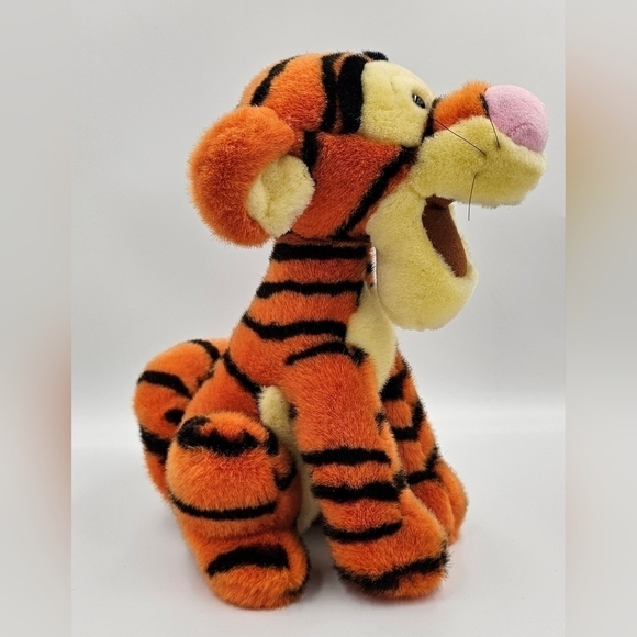 DISNEY Resort Tigger plush animal - Picture 4 of 7